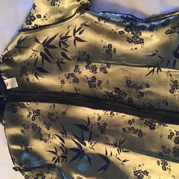 Navy and Gold Cheongsam top (s) - Picture 7 of 7